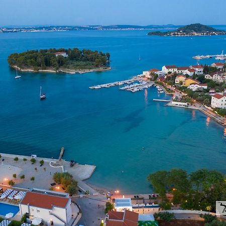 Apartmani Junto Preko Dış mekan fotoğraf