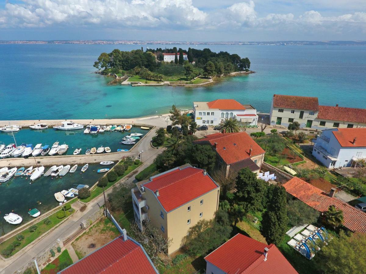 Apartmani Junto Preko Dış mekan fotoğraf