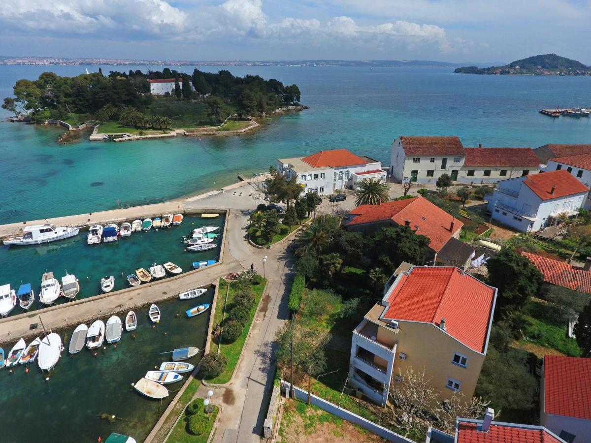 Apartmani Junto Preko Dış mekan fotoğraf